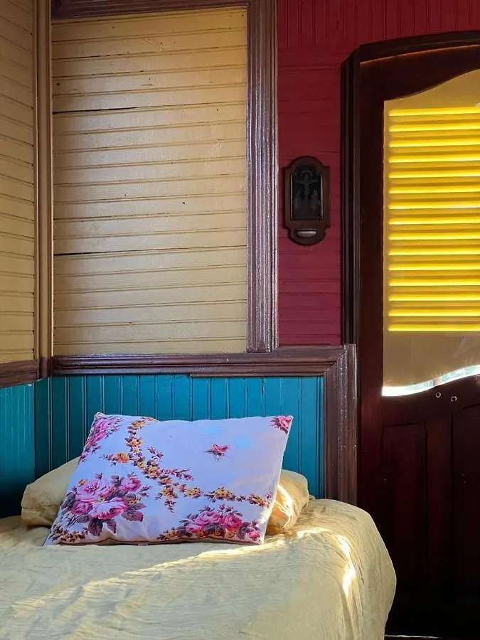 La Roulotte Boheme Des Grillots Bed & Breakfast Beaulon